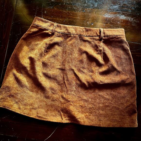 💥2 for $20💥 Brown Button Up Corduroy Skirt With Pockets - Picture 3 of 5